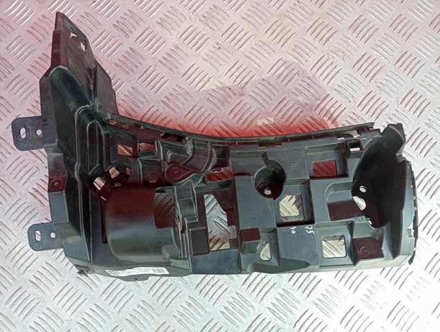 Кронштейн бампера заднього, правий 51128069246 BMW