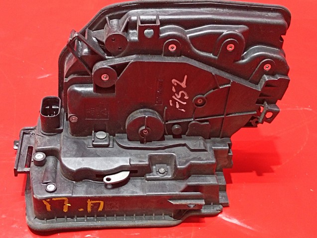 Замок передніх пасажирських дверей 51217281936 BMW