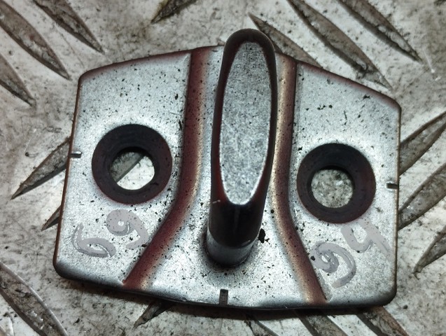 Петля замка кришки багажника 51247211294 BMW