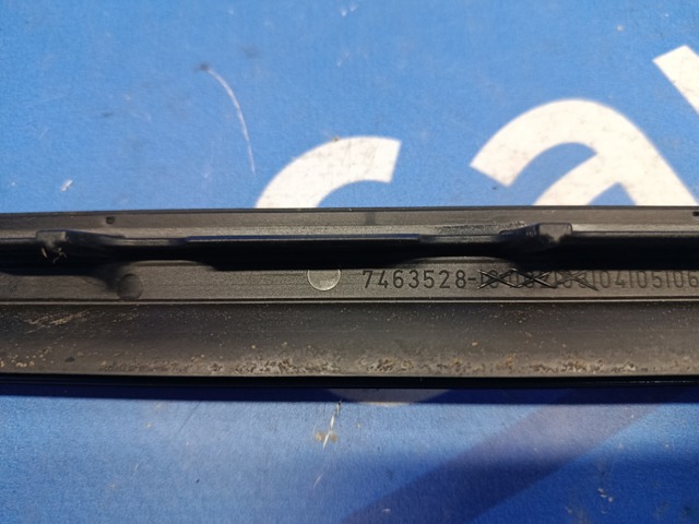 Захисна накладка переднього скла права 51317463528 BMW