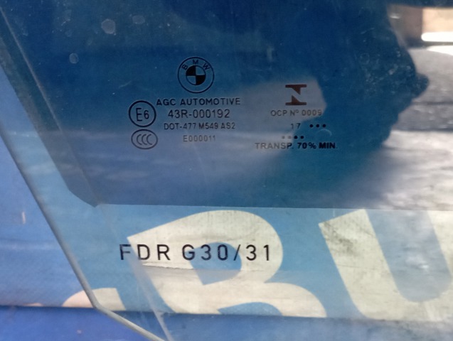 Скло передньої правої двері 51337339456 BMW