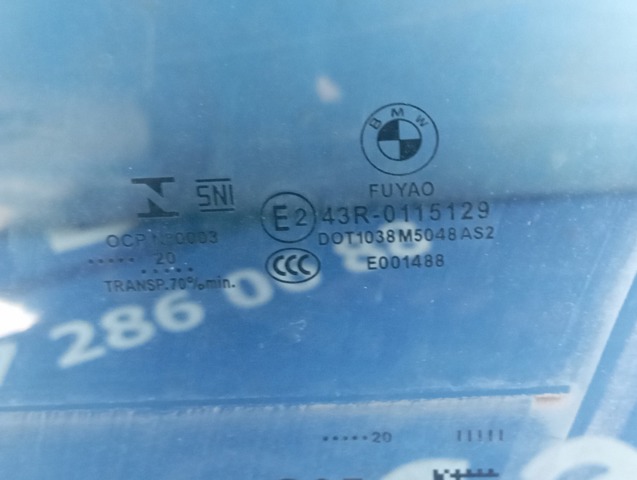 Скло водійських дверей 51337430937 BMW