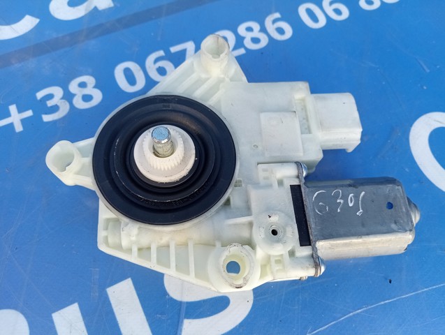 Мотор склопідйомника дверей передніх, правих 51337455081 BMW