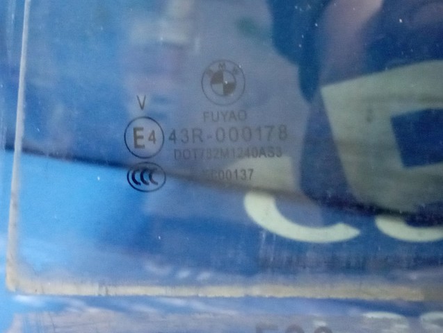 Скло заднє ліве 51357259821 BMW