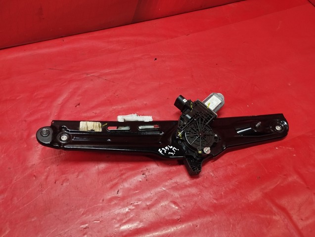Склопідйомник задніх лівих дверей 51357382138 BMW