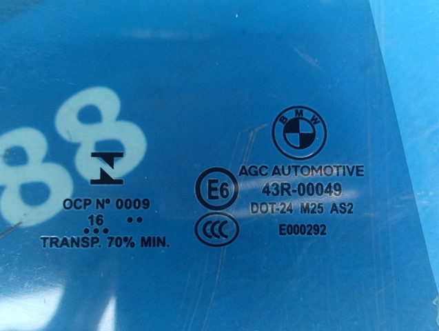 Скло задньої двері правої 51377375190 BMW