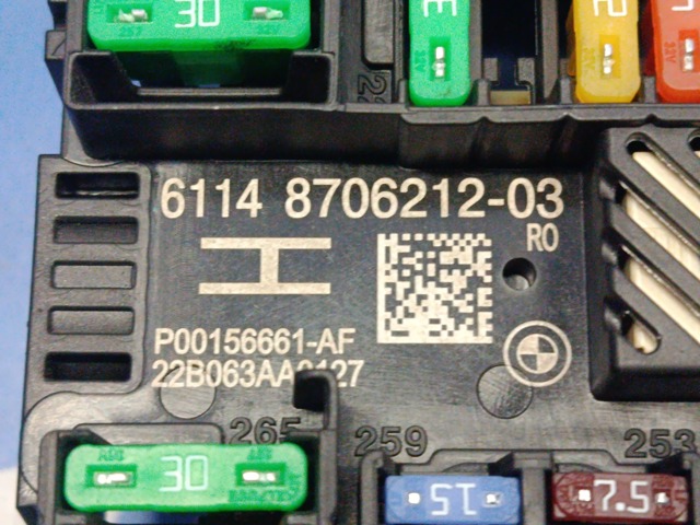 Блок запобіжників задній, салонний 61148706212 BMW