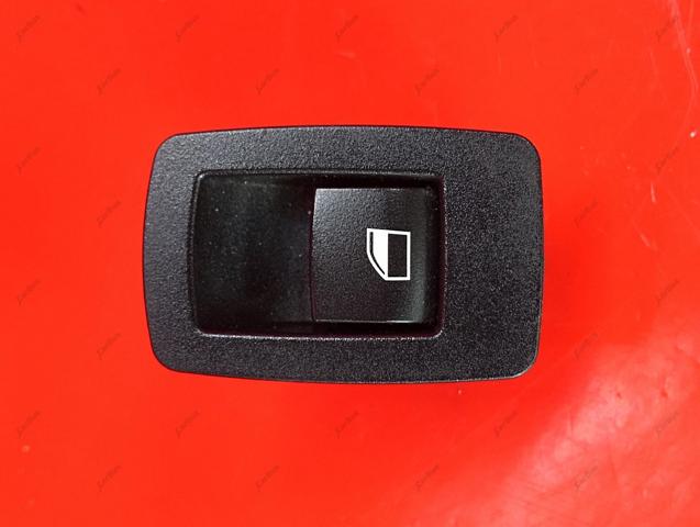 Кнопка підйомника задніх стекол 61319202019 BMW