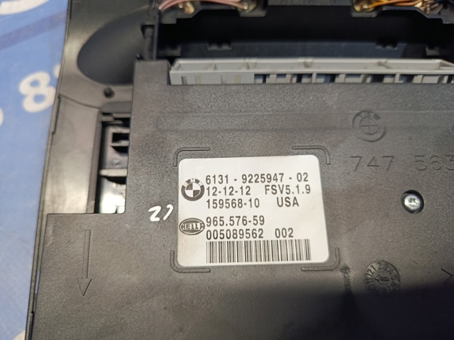 Плафон освітлення кабіни 61319225947 BMW
