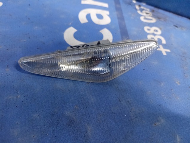 Поворотник правий 63137171008 BMW
