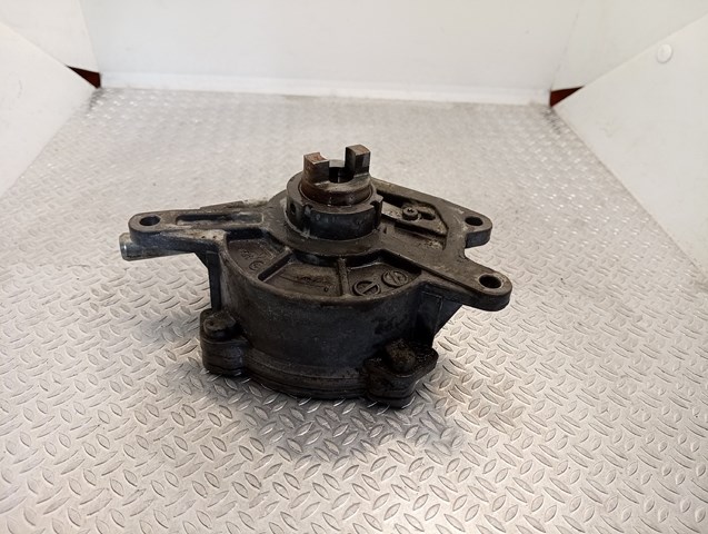 Насос вакуумний 6422300065 MERCEDES