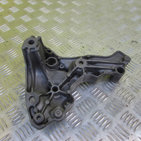 Кронштейн подушки (опори) двигуна, лівої 648606762R RENAULT