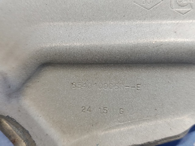 Шарнір капота лівий 654010006R RENAULT