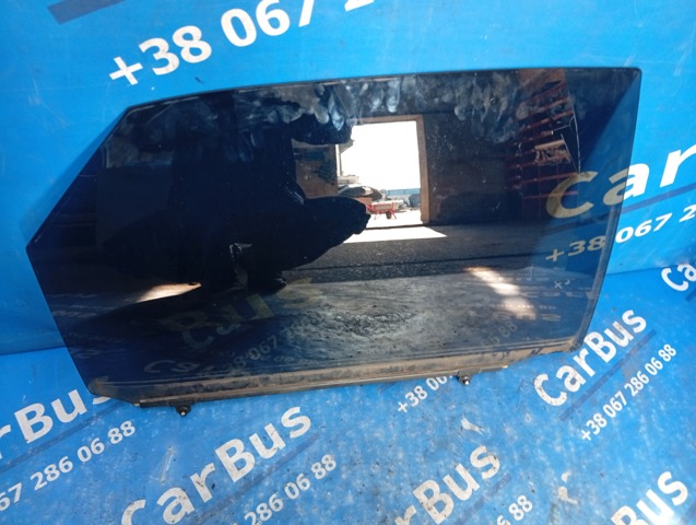 Скло задньої двері лівої 6810448130 TOYOTA