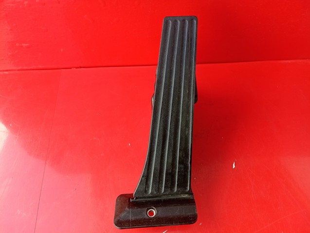 Підаль газу 6853175 BMW