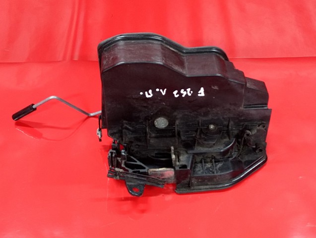 Замок водійських дверей 7318423 BMW