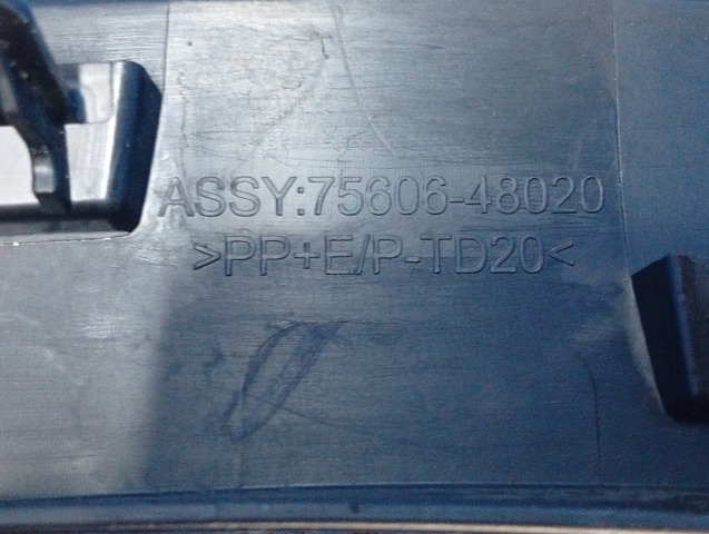 Накладка заднього лівого крила 7560648020 TOYOTA