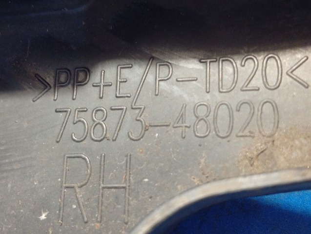 Розширювач задньої арки колеса, правий 7587348020 TOYOTA