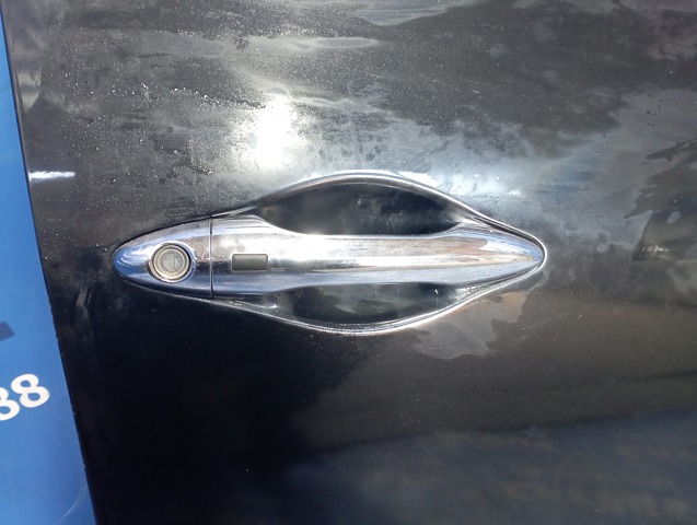 Пасажирські передні двері 760042Y000 HYUNDAI