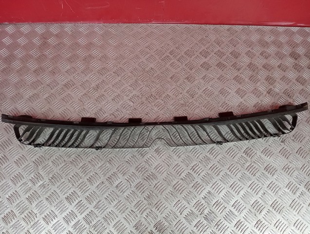 Кронштейн бампера заднього, центральний 760807863 VAG