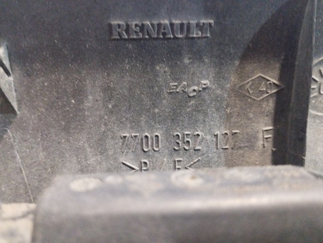 Накладка задніх дверей, права 7700352127 RENAULT