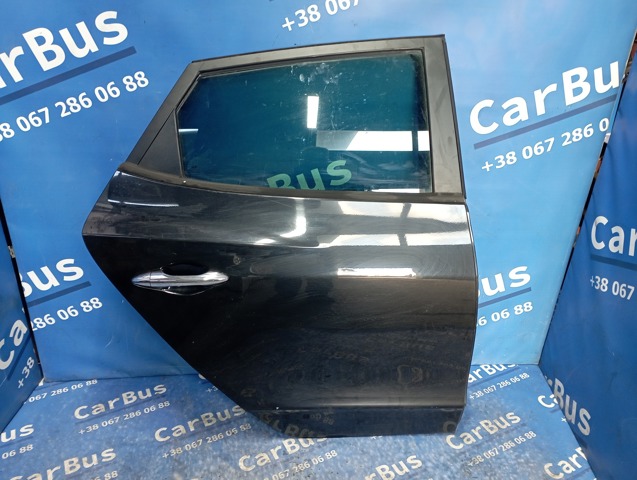 Двері задні в зборі 770042Y000 HYUNDAI