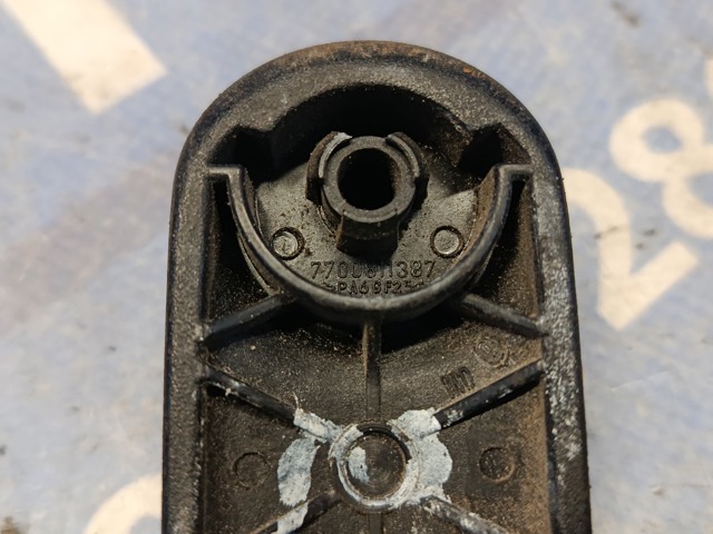 Ручка склопідіймача заднього 7700811387 RENAULT