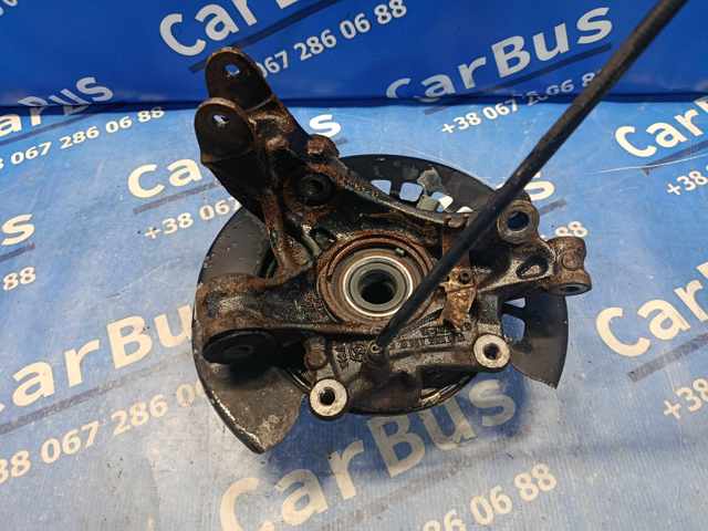 Кулак поворотний лівий 7L0505435B VAG
