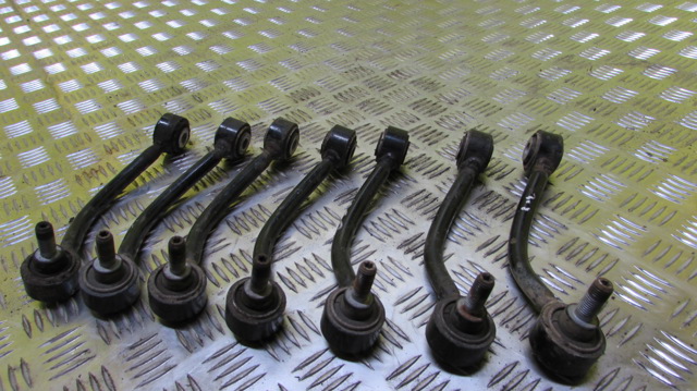 Тяга стабілізатора, права 7L0505466D VAG