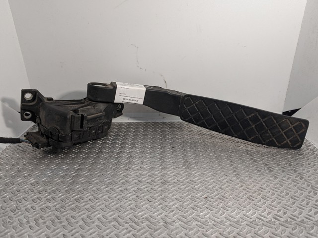 Педаль акселератора 7L0723507B VAG