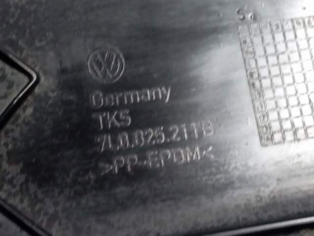 Захист днища, лівий 7L0825211B VAG