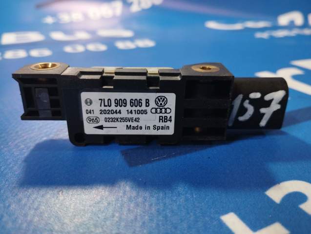 Датчик Ейрбег передній 7L0909606B VAG