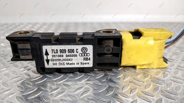 Датчик AIRBAG передній 7L0909606C VAG