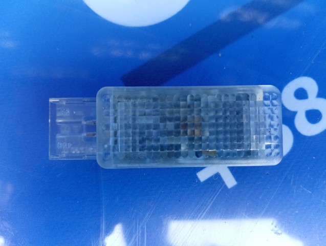 Плафон підсвічення бардачка 7L0947415 VAG