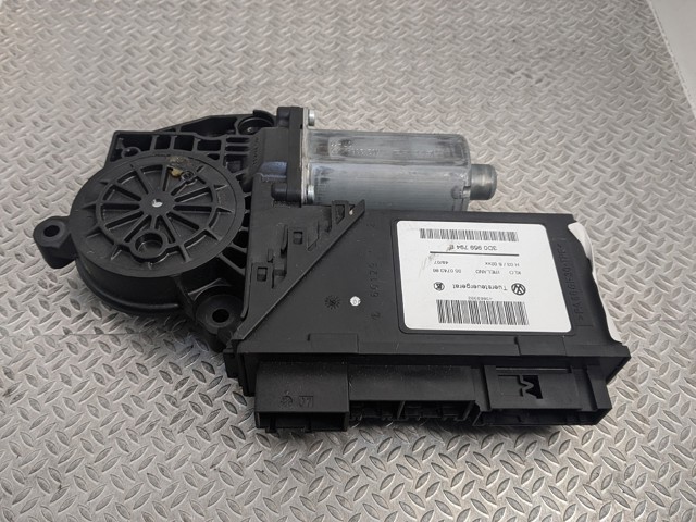 Двигун стеклопод'емника двері задньої, правої 7L0959704D VAG