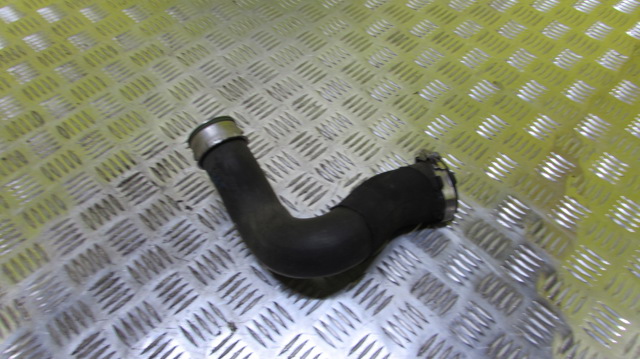Шланг/патрубок інтеркуллера 7L6145738A VAG
