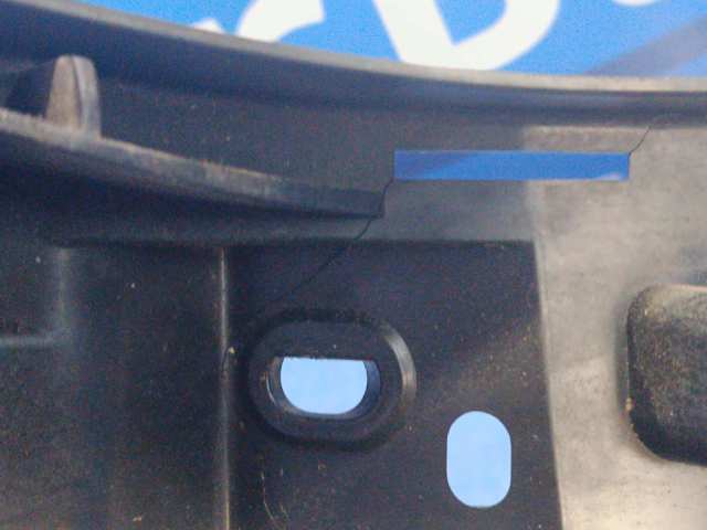 Направляюча переднього бампера, ліва 7L6807183D VAG
