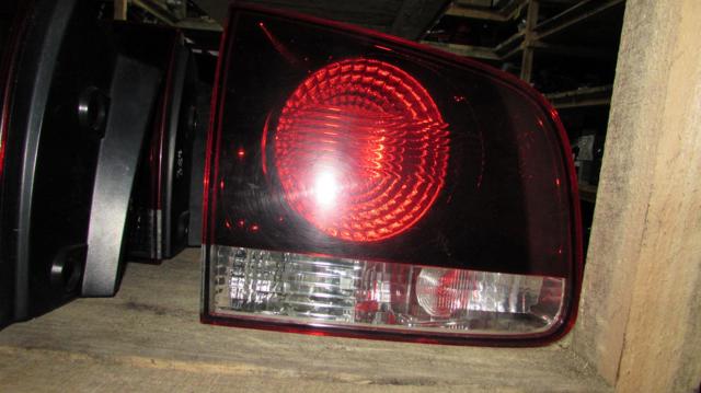 Задня ліва внутрішня фара 7L6945093T VAG