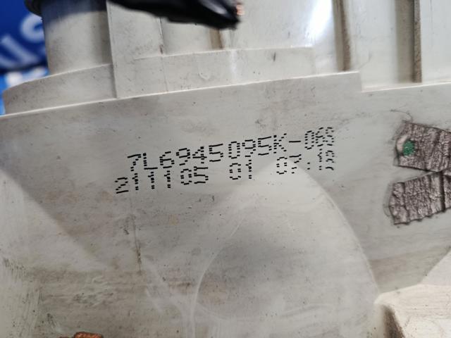 Ліхтар задній лівий, зовнішній 7L6945095P VAG