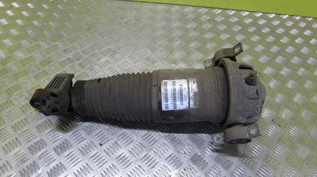 Стійка задня, ліва 7L8616019 VAG