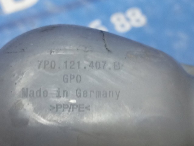 Бачок системи охолодження двигуна розширювальний 7P0121407B VAG