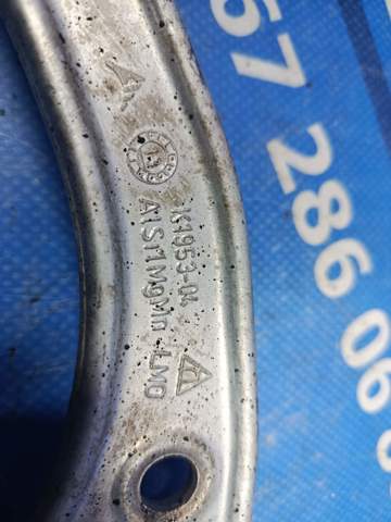 Важіль передньої підвіски верхній, лівий/правий 7P0407021 VAG