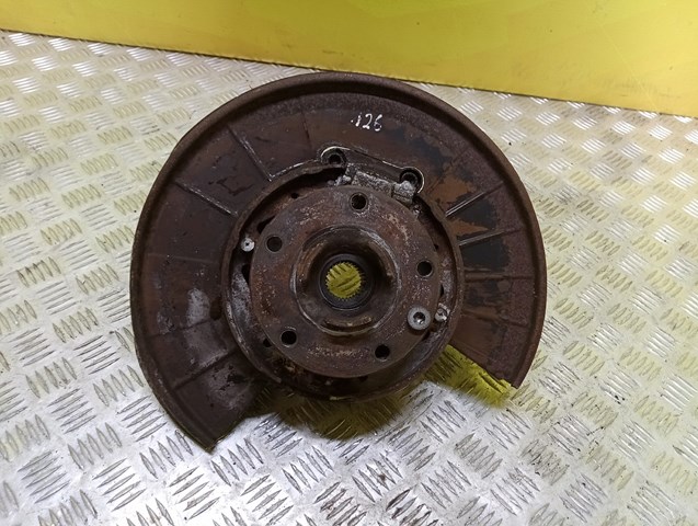 Кулак поворотний правий 7P0505436B VAG