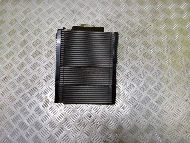 Охолоджувач повітря 7P0820101C VAG