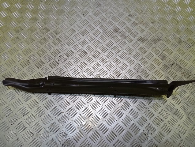 Ущільнювач арки крила 7P6821111B VAG