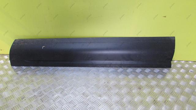 Молдинг передніх правих дверей 7P6854940G VAG