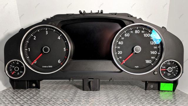 Спідометр 7P6920981 VAG