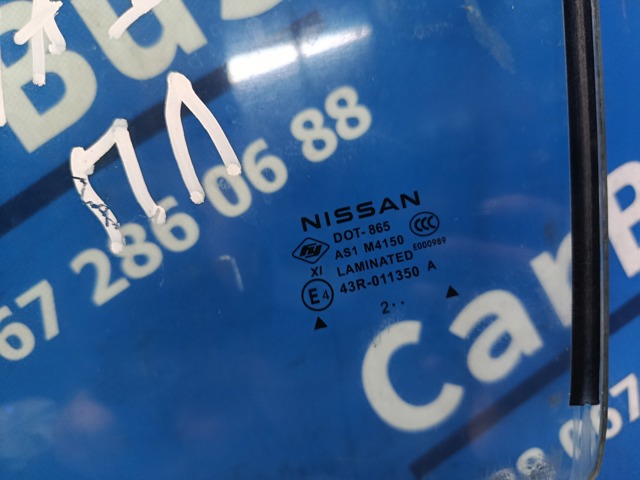 Скло передніх дверей, лівою 803015MP5A NISSAN