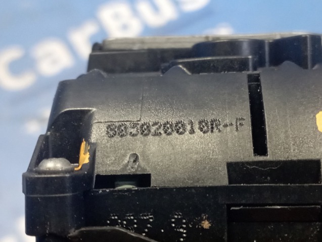Замок передніх пасажирських дверей 805020010R RENAULT