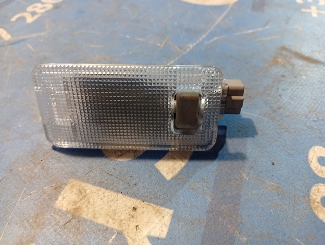 Плафон підсвітки багажного відсіку 8125048010 TOYOTA